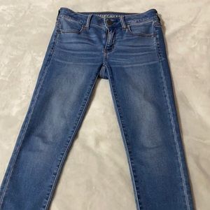 American Eagle super stretch jeans only worn twice.
